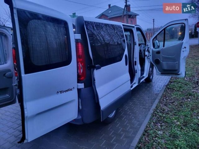 Белый Рено Трафик, объемом двигателя 2 л и пробегом 207 тыс. км за 11890 $, фото 41 на Automoto.ua