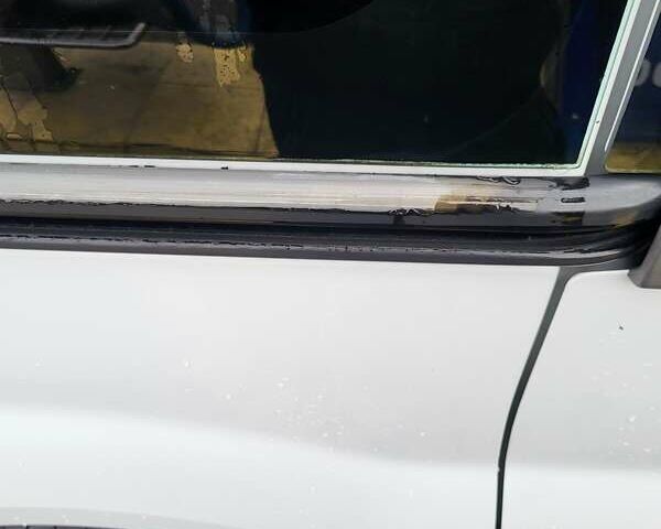 Рено Трафик 2011 в Ровно на Automoto.ua Белый Рено Трафик, объемом двигателя 2 л и пробегом 402 тыс. км за 11200 $, фото 8 на Automoto.ua