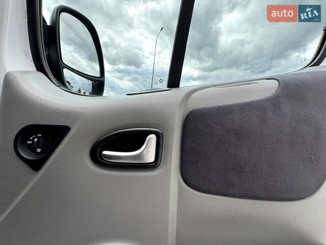 Білий Рено Трафік, об'ємом двигуна 2 л та пробігом 210 тис. км за 14990 $, фото 24 на Automoto.ua