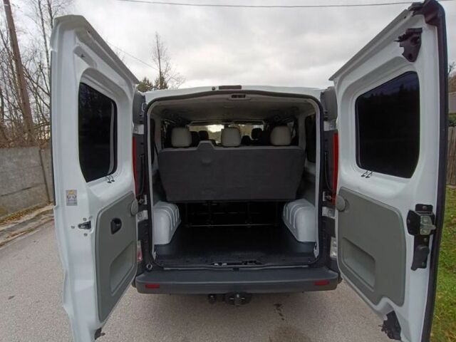 Білий Рено Трафік, об'ємом двигуна 2 л та пробігом 209 тис. км за 9899 $, фото 10 на Automoto.ua