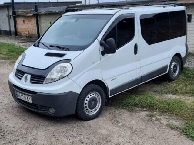 Белый Рено Трафик, объемом двигателя 2 л и пробегом 185 тыс. км за 10700 $, фото 2 на Automoto.ua