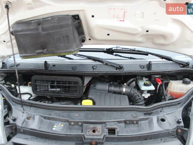 Белый Рено Трафик, объемом двигателя 2 л и пробегом 272 тыс. км за 13598 $, фото 22 на Automoto.ua