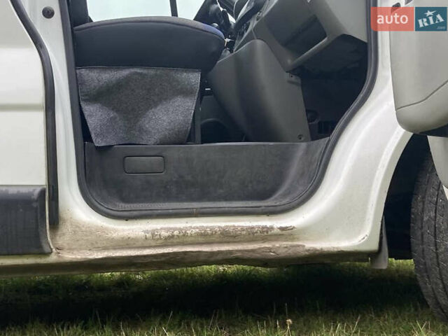 Білий Рено Трафік, об'ємом двигуна 2 л та пробігом 271 тис. км за 11500 $, фото 10 на Automoto.ua