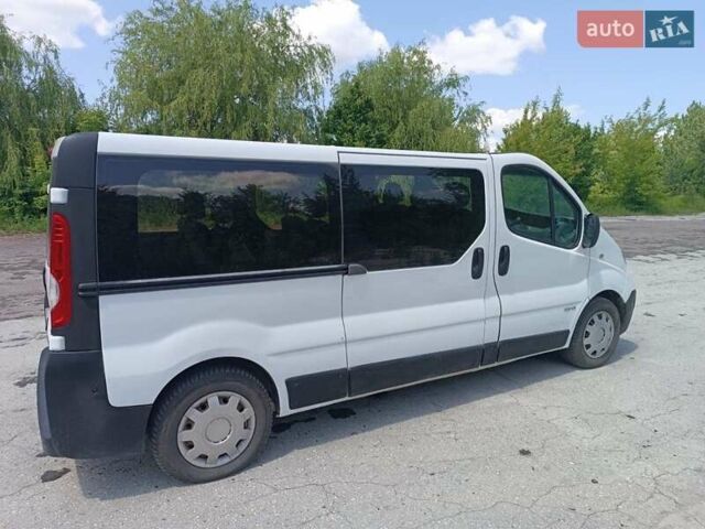 Білий Рено Трафік, об'ємом двигуна 2 л та пробігом 411 тис. км за 10500 $, фото 2 на Automoto.ua