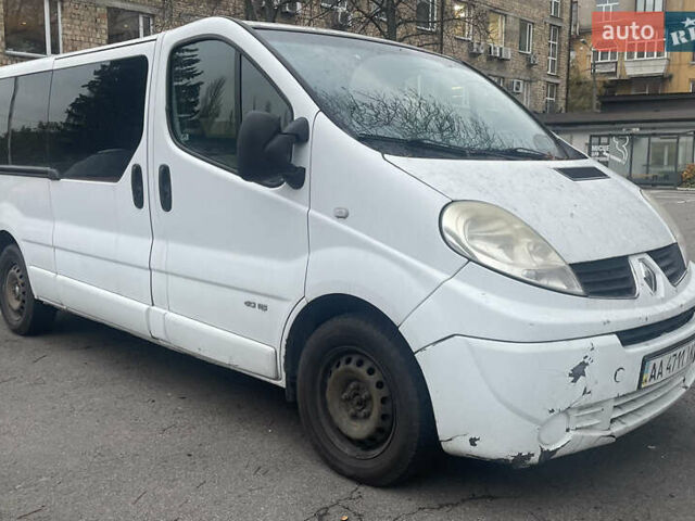 Белый Рено Трафик, объемом двигателя 2 л и пробегом 385 тыс. км за 12000 $, фото 5 на Automoto.ua