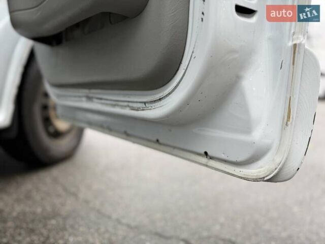 Білий Рено Трафік, об'ємом двигуна 2 л та пробігом 385 тис. км за 11000 $, фото 26 на Automoto.ua