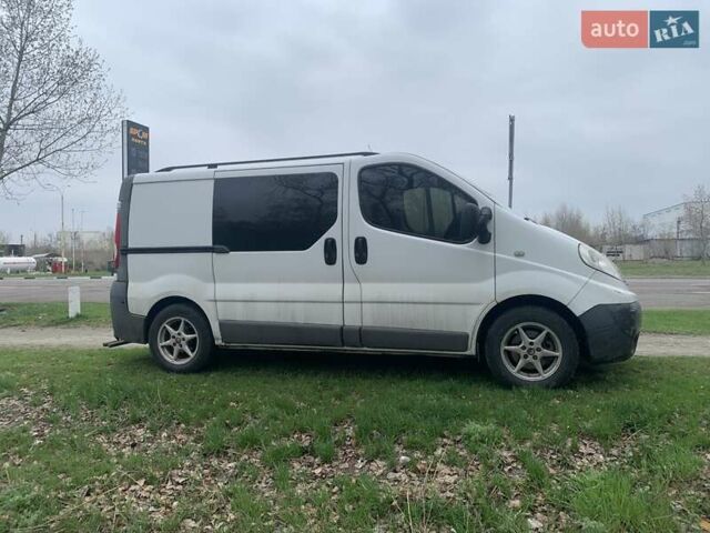Белый Рено Трафик, объемом двигателя 2 л и пробегом 292 тыс. км за 10500 $, фото 8 на Automoto.ua