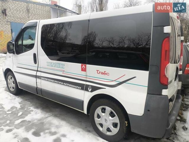 Білий Рено Трафік, об'ємом двигуна 2 л та пробігом 290 тис. км за 10500 $, фото 1 на Automoto.ua