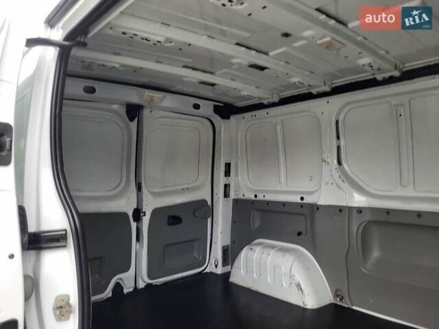 Рено Трафик 2012 в Виннице на Automoto.ua Белый Рено Трафик, объемом двигателя 2 л и пробегом 288 тыс. км за 9800 $, фото 21 на Automoto.ua