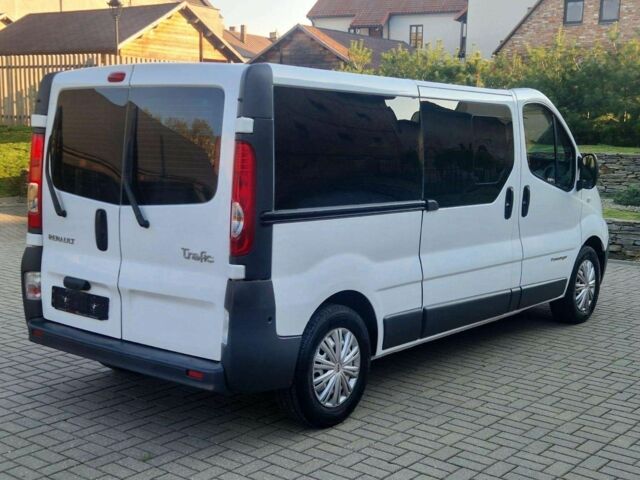 Белый Рено Трафик, объемом двигателя 2 л и пробегом 281 тыс. км за 8000 $, фото 4 на Automoto.ua