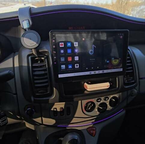 Білий Рено Трафік, об'ємом двигуна 2 л та пробігом 355 тис. км за 12999 $, фото 3 на Automoto.ua