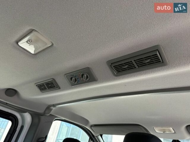 Белый Рено Трафик, объемом двигателя 2 л и пробегом 220 тыс. км за 14990 $, фото 27 на Automoto.ua