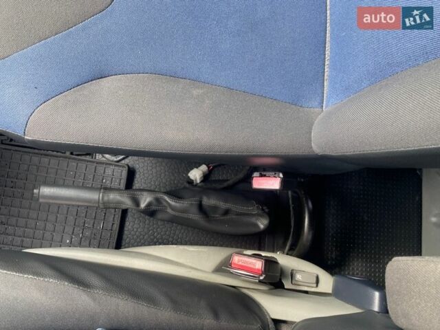 Белый Рено Трафик, объемом двигателя 2 л и пробегом 320 тыс. км за 12250 $, фото 38 на Automoto.ua