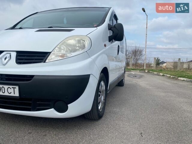 Белый Рено Трафик, объемом двигателя 2 л и пробегом 320 тыс. км за 12250 $, фото 16 на Automoto.ua