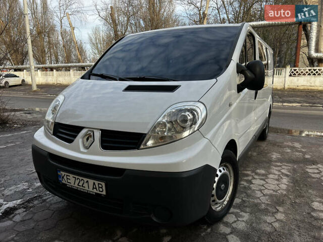 Белый Рено Трафик, объемом двигателя 2 л и пробегом 276 тыс. км за 13500 $, фото 1 на Automoto.ua