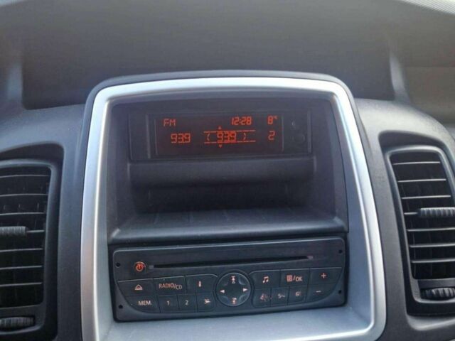 Белый Рено Трафик, объемом двигателя 2 л и пробегом 281 тыс. км за 8000 $, фото 18 на Automoto.ua