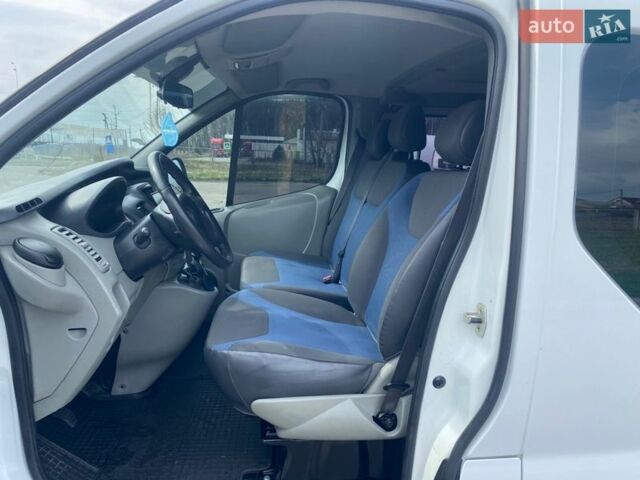 Белый Рено Трафик, объемом двигателя 2 л и пробегом 320 тыс. км за 12250 $, фото 26 на Automoto.ua