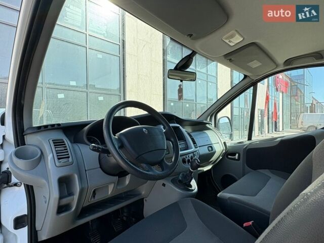 Белый Рено Трафик, объемом двигателя 2 л и пробегом 220 тыс. км за 14990 $, фото 18 на Automoto.ua