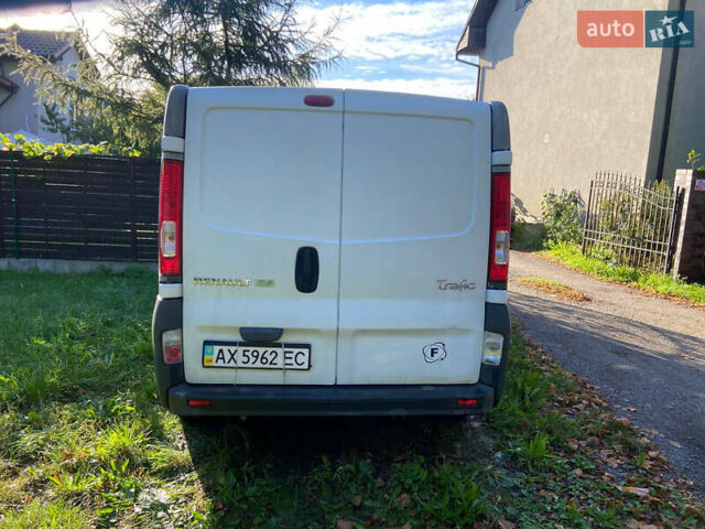 Білий Рено Трафік, об'ємом двигуна 2 л та пробігом 200 тис. км за 9500 $, фото 2 на Automoto.ua