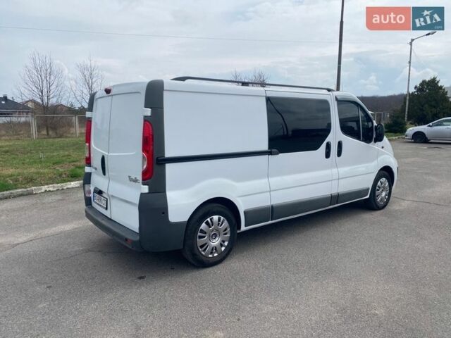 Белый Рено Трафик, объемом двигателя 2 л и пробегом 320 тыс. км за 12250 $, фото 4 на Automoto.ua