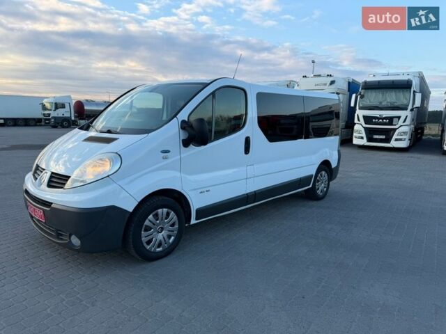 Білий Рено Трафік, об'ємом двигуна 2 л та пробігом 221 тис. км за 12700 $, фото 1 на Automoto.ua