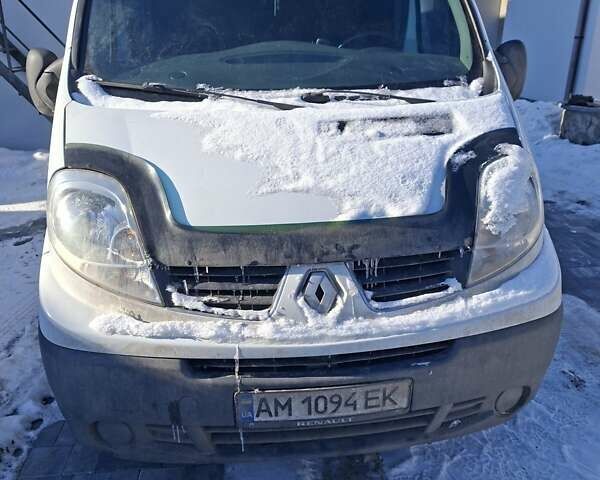 Белый Рено Трафик, объемом двигателя 2 л и пробегом 437 тыс. км за 9000 $, фото 7 на Automoto.ua
