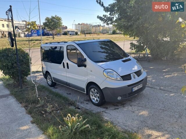 Білий Рено Трафік, об'ємом двигуна 2 л та пробігом 285 тис. км за 13200 $, фото 4 на Automoto.ua