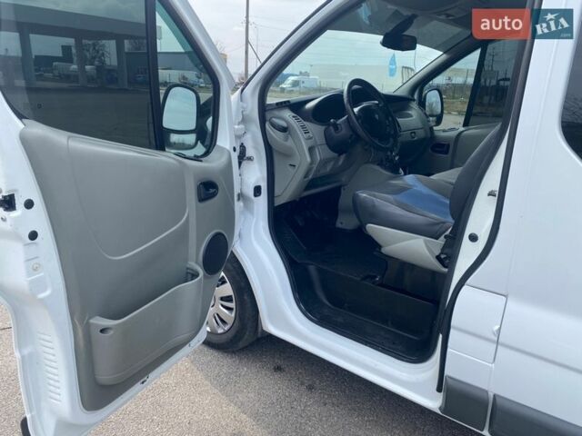 Белый Рено Трафик, объемом двигателя 2 л и пробегом 320 тыс. км за 12250 $, фото 20 на Automoto.ua