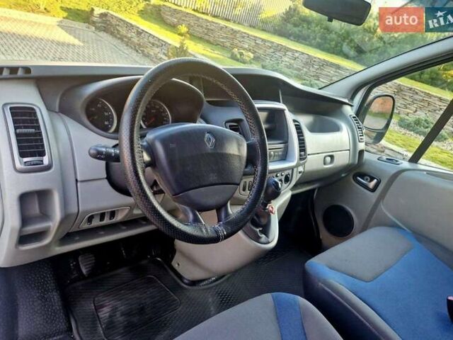 Белый Рено Трафик, объемом двигателя 2 л и пробегом 281 тыс. км за 10000 $, фото 12 на Automoto.ua