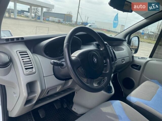 Белый Рено Трафик, объемом двигателя 2 л и пробегом 320 тыс. км за 12250 $, фото 24 на Automoto.ua