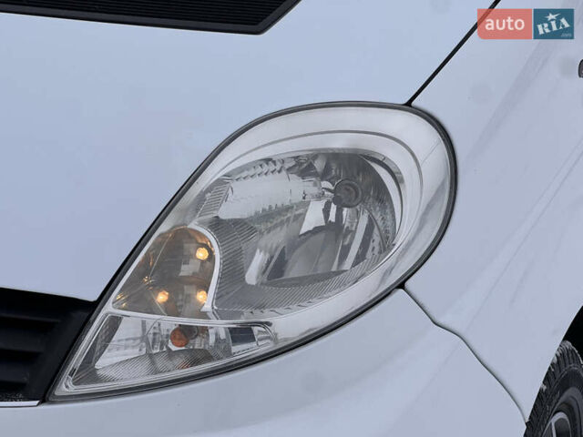 Белый Рено Трафик, объемом двигателя 2 л и пробегом 298 тыс. км за 13150 $, фото 15 на Automoto.ua