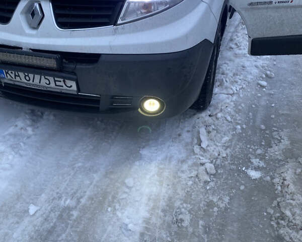 Белый Рено Трафик, объемом двигателя 0 л и пробегом 375 тыс. км за 11500 $, фото 5 на Automoto.ua