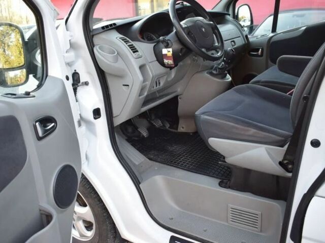 Белый Рено Трафик, объемом двигателя 2 л и пробегом 200 тыс. км за 8100 $, фото 7 на Automoto.ua