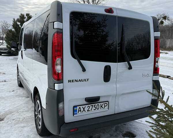 Белый Рено Трафик, объемом двигателя 2 л и пробегом 334 тыс. км за 12400 $, фото 5 на Automoto.ua