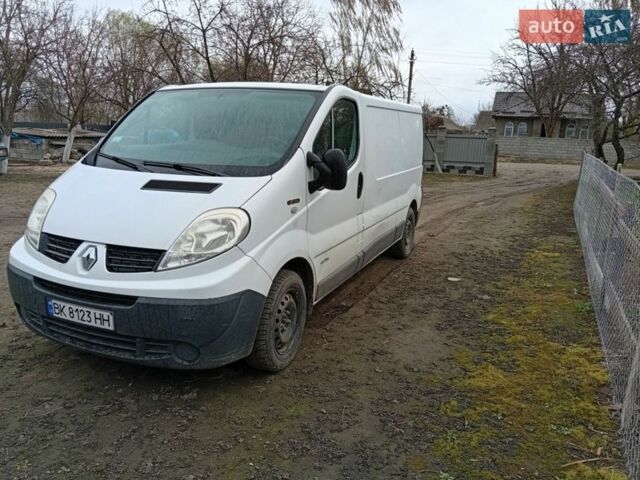 Белый Рено Трафик, объемом двигателя 2 л и пробегом 265 тыс. км за 9800 $, фото 1 на Automoto.ua