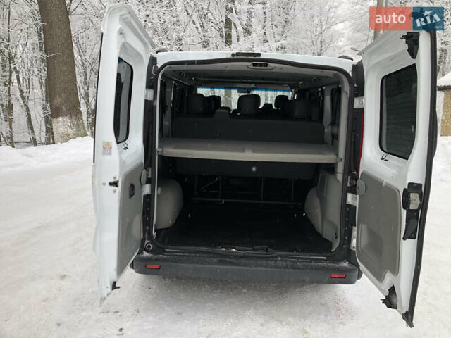 Белый Рено Трафик, объемом двигателя 2 л и пробегом 273 тыс. км за 14700 $, фото 14 на Automoto.ua