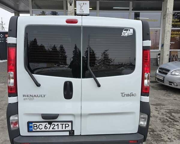 Білий Рено Трафік, об'ємом двигуна 2 л та пробігом 205 тис. км за 15500 $, фото 5 на Automoto.ua