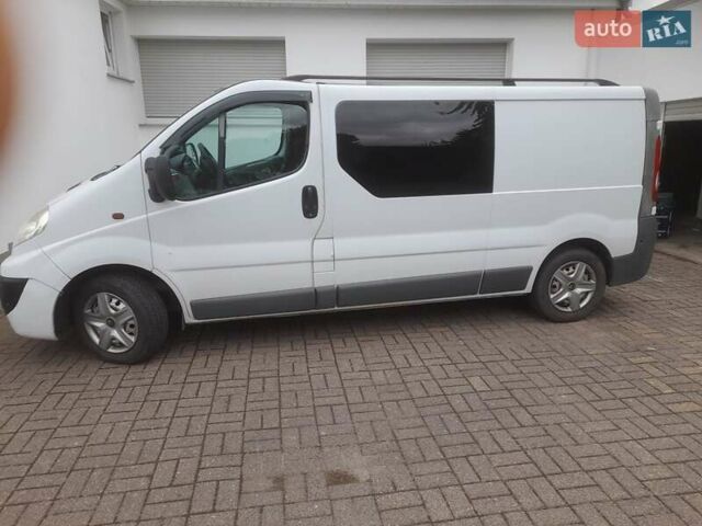 Білий Рено Трафік, об'ємом двигуна 2 л та пробігом 316 тис. км за 10500 $, фото 1 на Automoto.ua