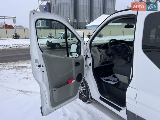 Белый Рено Трафик, объемом двигателя 2 л и пробегом 298 тыс. км за 13150 $, фото 16 на Automoto.ua