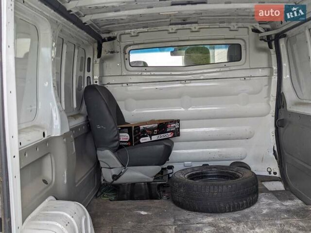 Белый Рено Трафик, объемом двигателя 2 л и пробегом 280 тыс. км за 7500 $, фото 9 на Automoto.ua