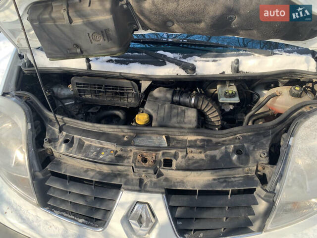 Білий Рено Трафік, об'ємом двигуна 2 л та пробігом 370 тис. км за 10000 $, фото 13 на Automoto.ua