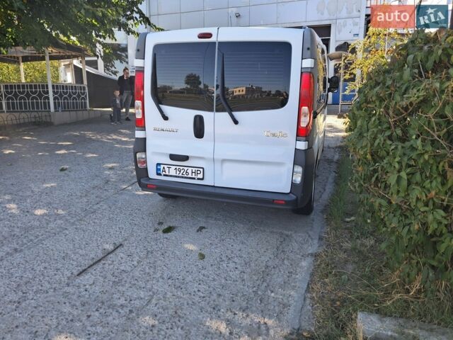 Білий Рено Трафік, об'ємом двигуна 2 л та пробігом 285 тис. км за 13200 $, фото 7 на Automoto.ua