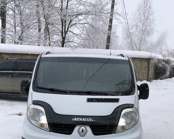 Белый Рено Трафик, объемом двигателя 2 л и пробегом 273 тыс. км за 14700 $, фото 2 на Automoto.ua