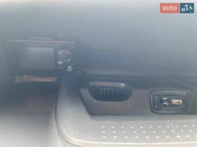 Белый Рено Трафик, объемом двигателя 2 л и пробегом 320 тыс. км за 12250 $, фото 35 на Automoto.ua