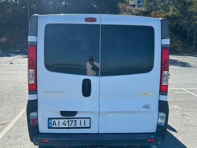 Білий Рено Трафік, об'ємом двигуна 2 л та пробігом 287 тис. км за 12000 $, фото 3 на Automoto.ua