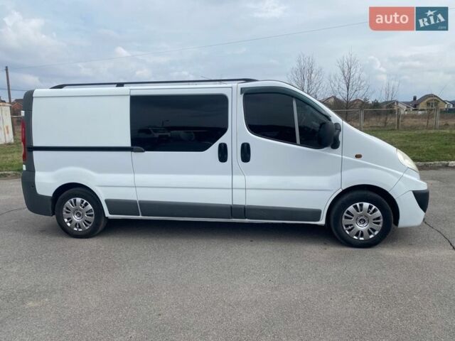 Белый Рено Трафик, объемом двигателя 2 л и пробегом 320 тыс. км за 12250 $, фото 2 на Automoto.ua
