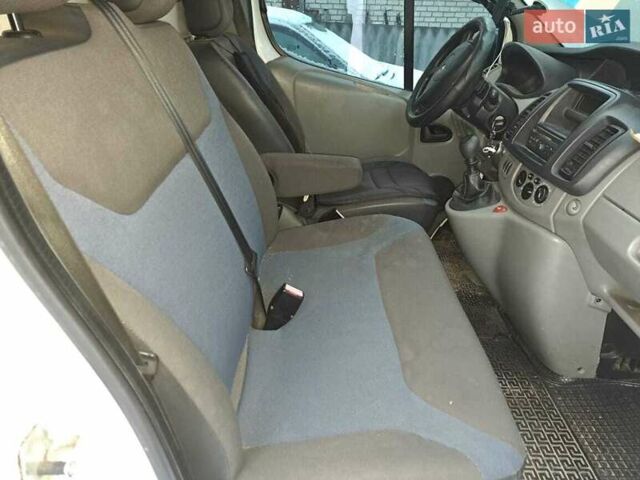 Белый Рено Трафик, объемом двигателя 2 л и пробегом 430 тыс. км за 8300 $, фото 11 на Automoto.ua