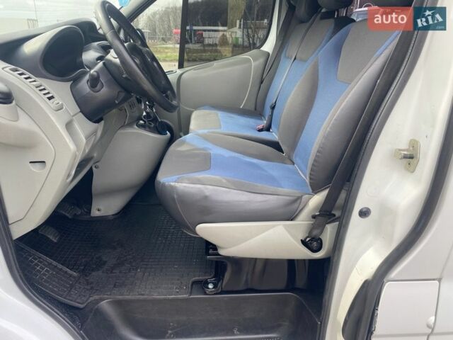 Белый Рено Трафик, объемом двигателя 2 л и пробегом 320 тыс. км за 12250 $, фото 23 на Automoto.ua