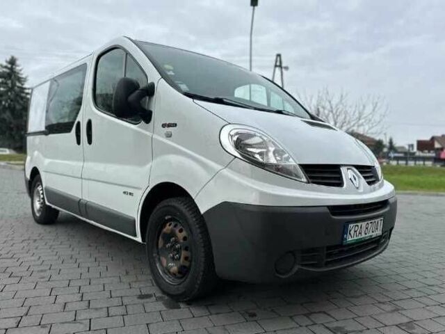 Белый Рено Трафик, объемом двигателя 2 л и пробегом 188 тыс. км за 7500 $, фото 1 на Automoto.ua