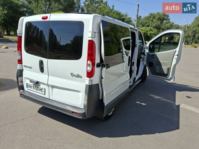 Белый Рено Трафик, объемом двигателя 2 л и пробегом 300 тыс. км за 13500 $, фото 7 на Automoto.ua